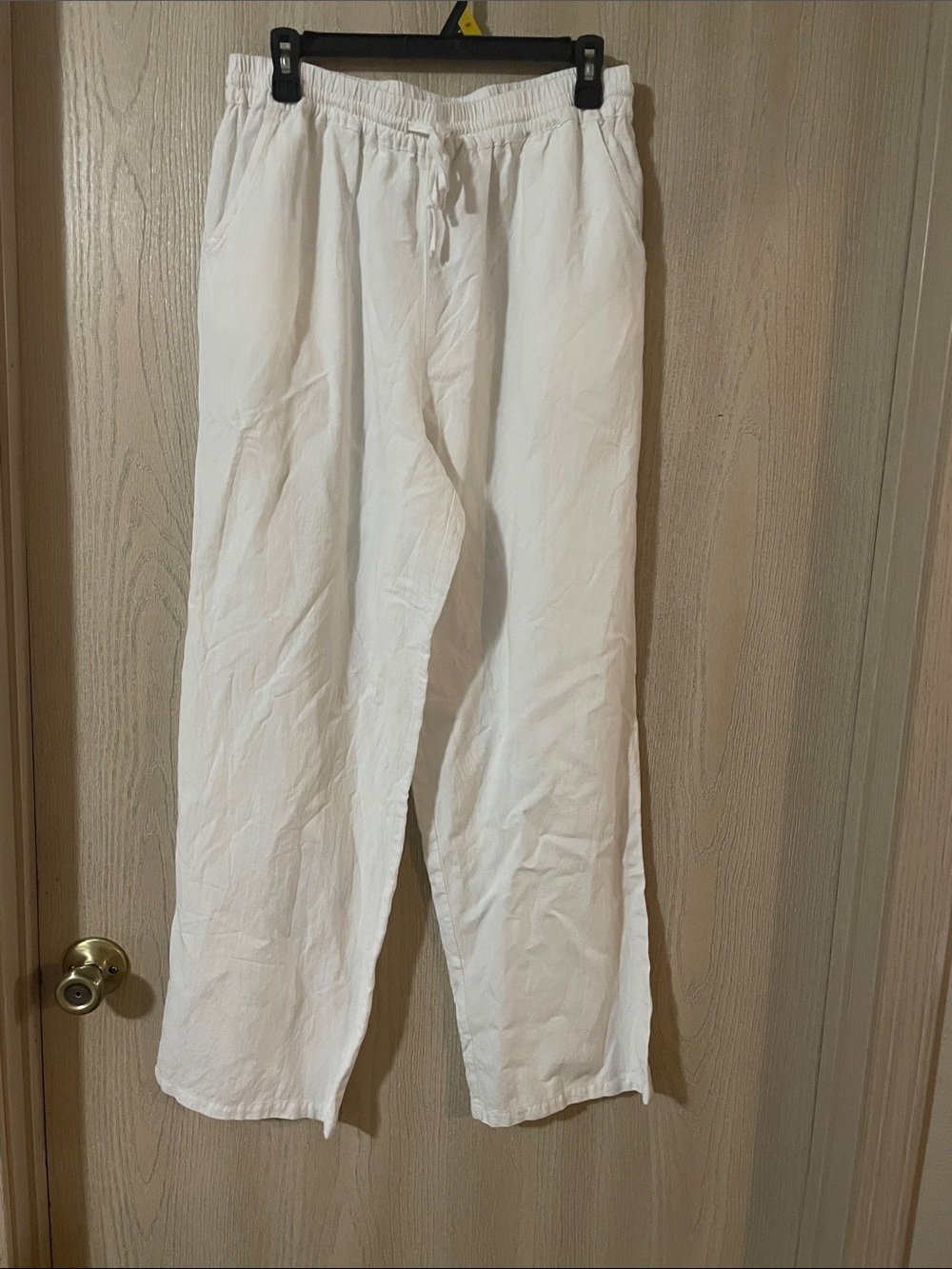 Woman’s White Drawstring Lounge Pants